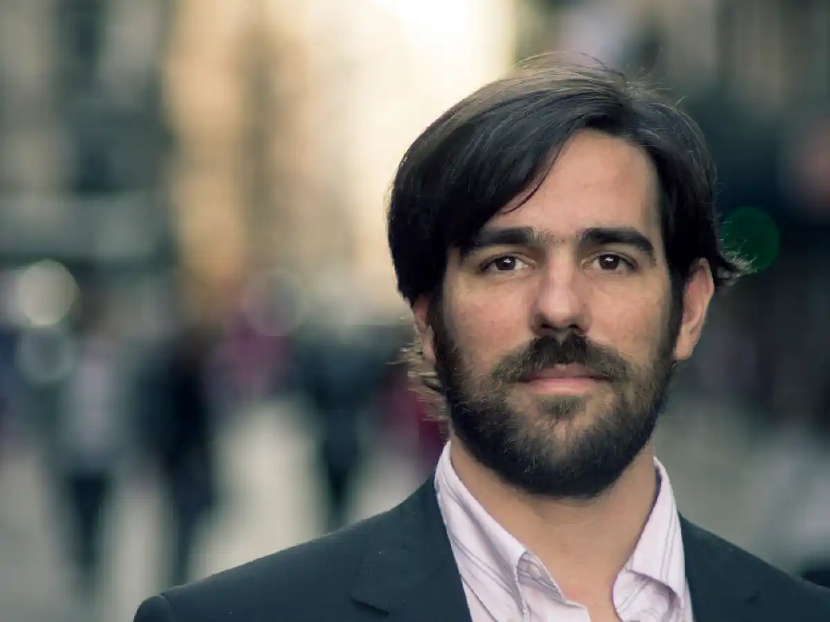 Del Caño finaliza hoy su campaña frente al consulado de Chile