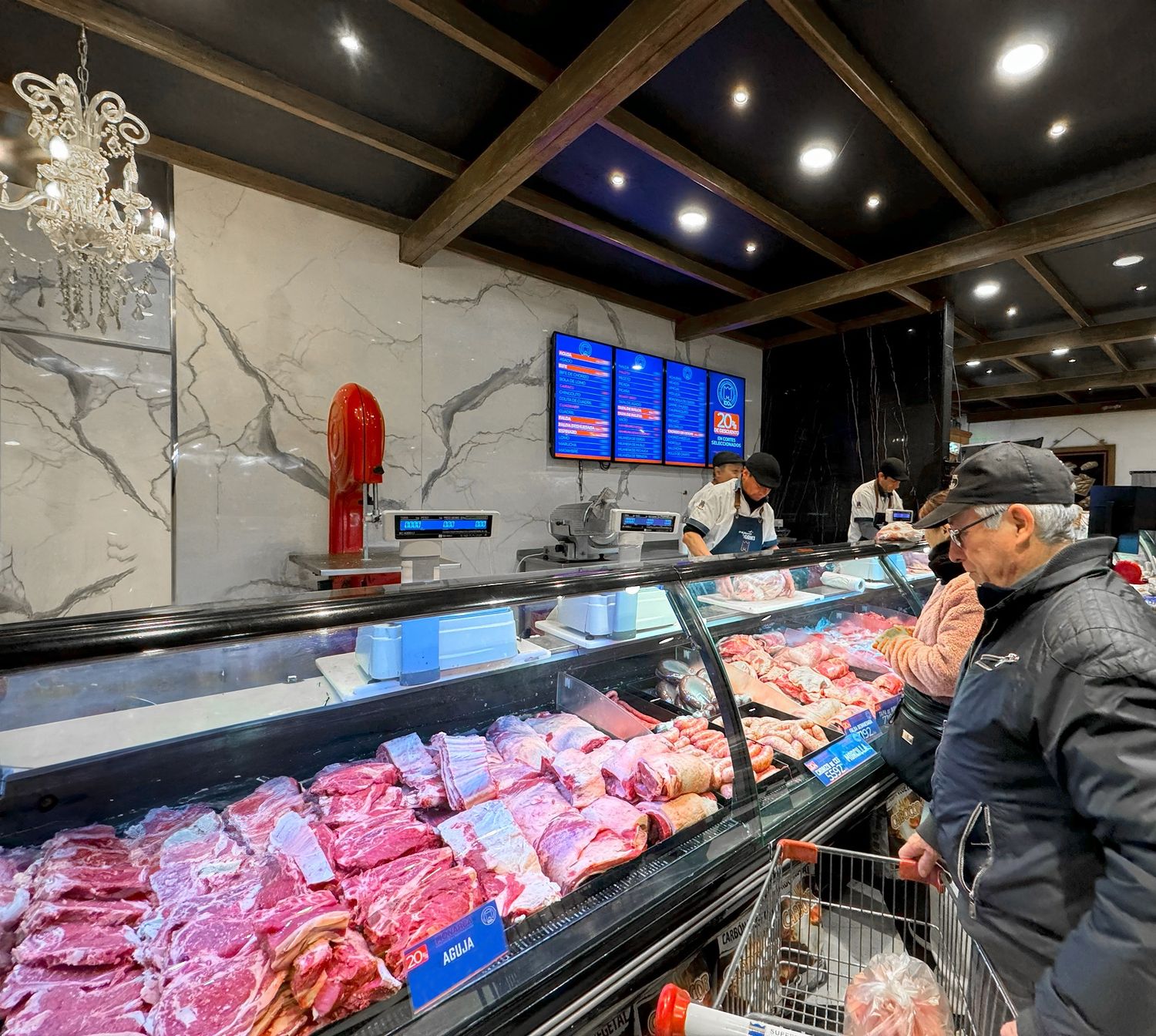 Supermercados Monarca: Innovación y compromiso en cada corte para ofrecer la carne más tierna del mundo