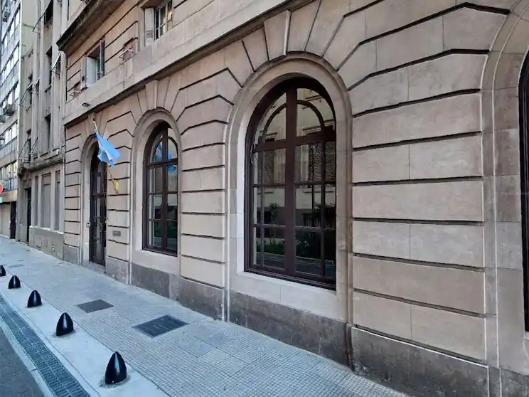 La Justicia desestimó un intento de anular el DNU que reformó la estructura de la SIDE