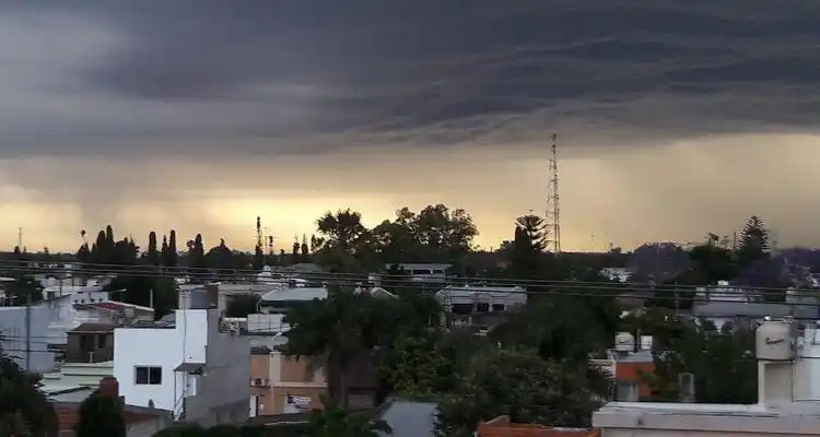 Rige alerta meteorológica por lluvias y tormentas fuertes