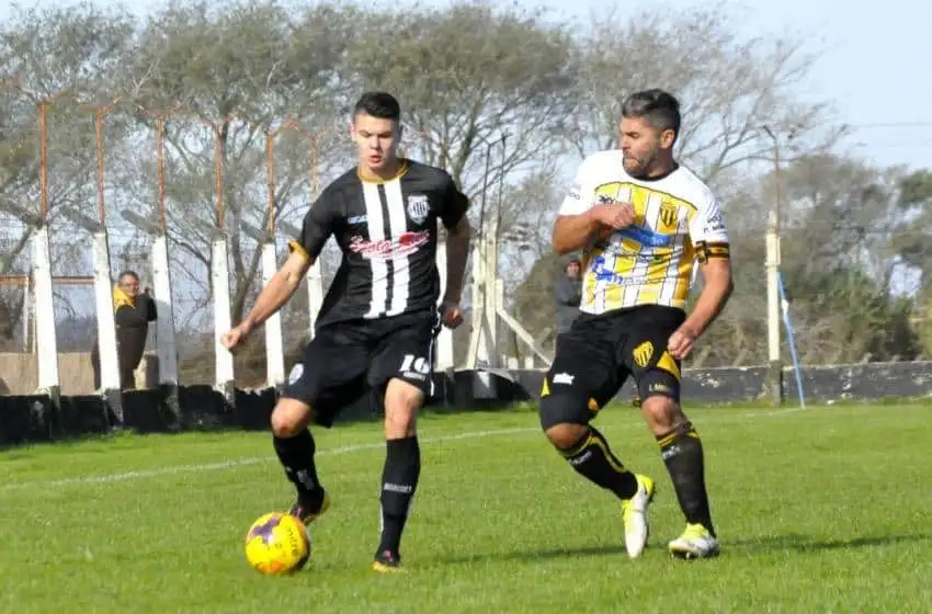 Fútbol local: Kimberley y Libertad en lo más alto de sus zonas