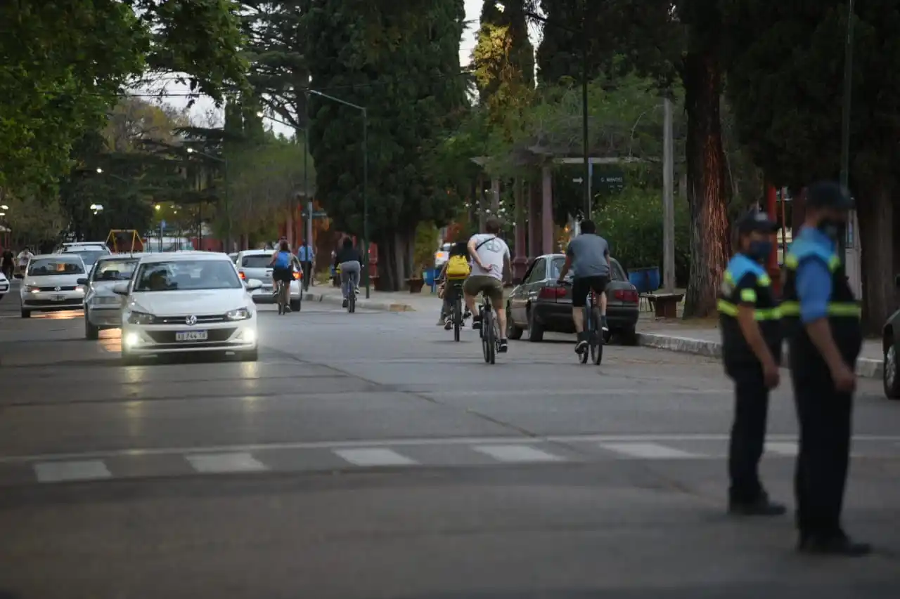 Bordet acordará con los intendentes nuevas restricciones nocturnas