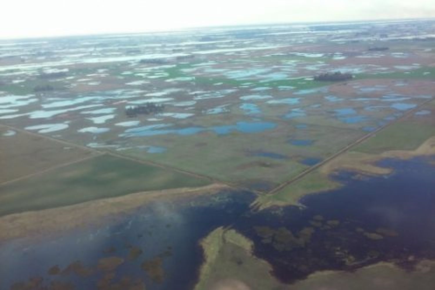 El agua no da tregua: se agrava la inundación de varios distritos