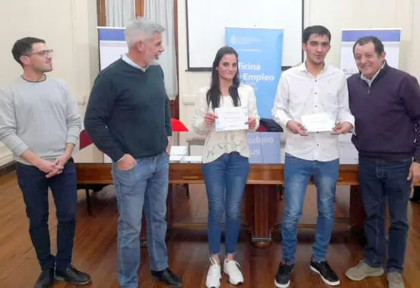 Entregaron certificados de curso de gestión empresarial