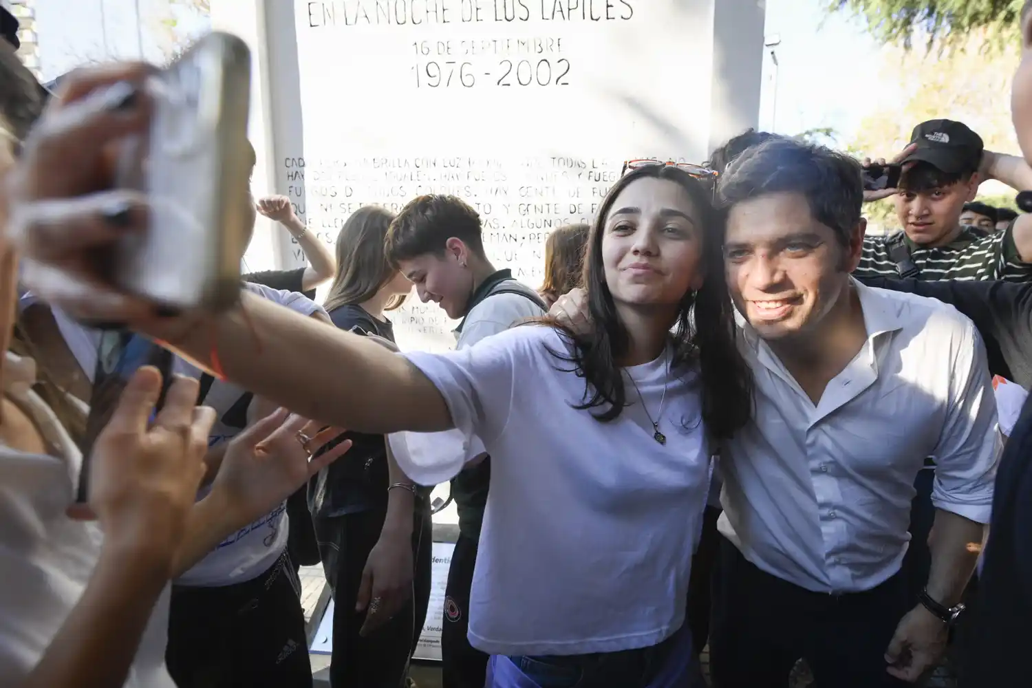Kicillof recorrerá el interior bonaerense con foco en obras, vivienda y educación a días del cierre de campaña