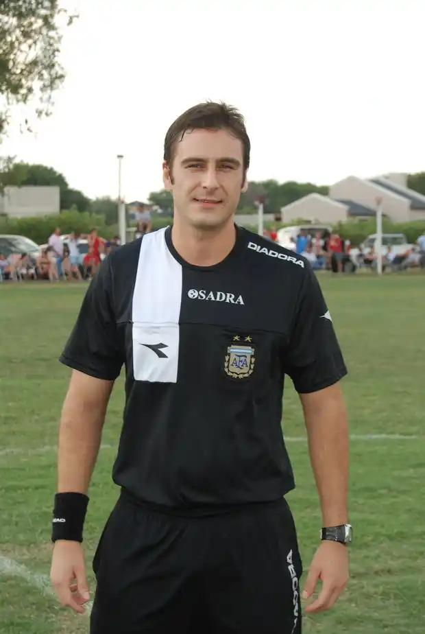 Un petardo terminó con el partido que ganaba Atlético Uruguay