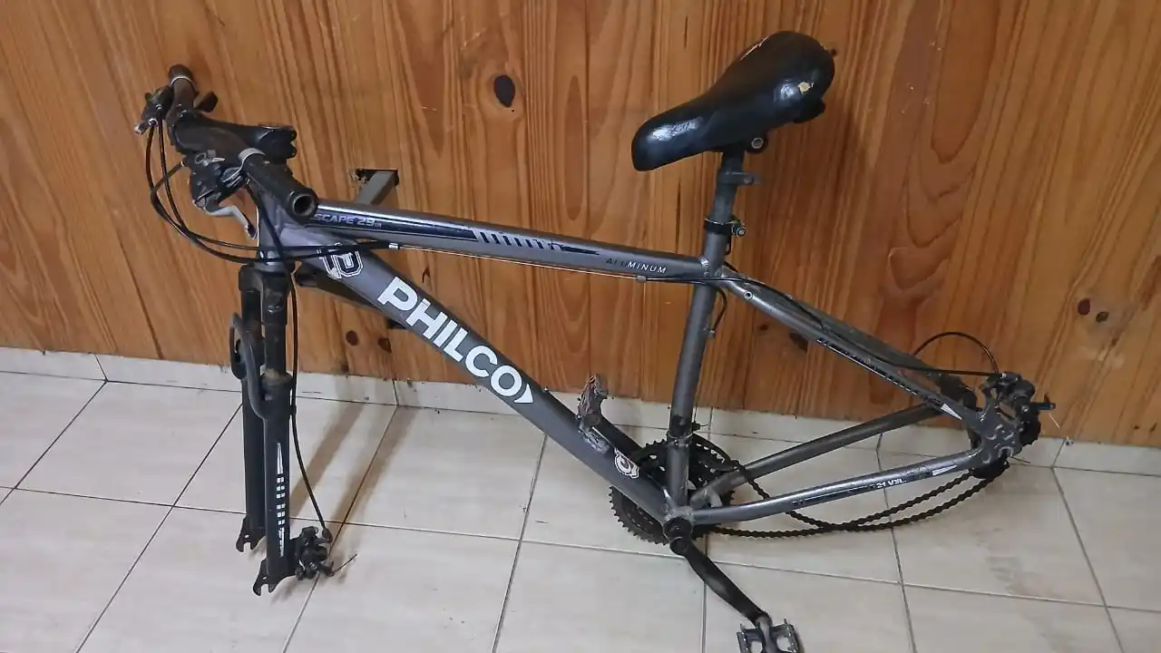 Secuestraron un cuadro de bicicleta abandonado en plena vía pública