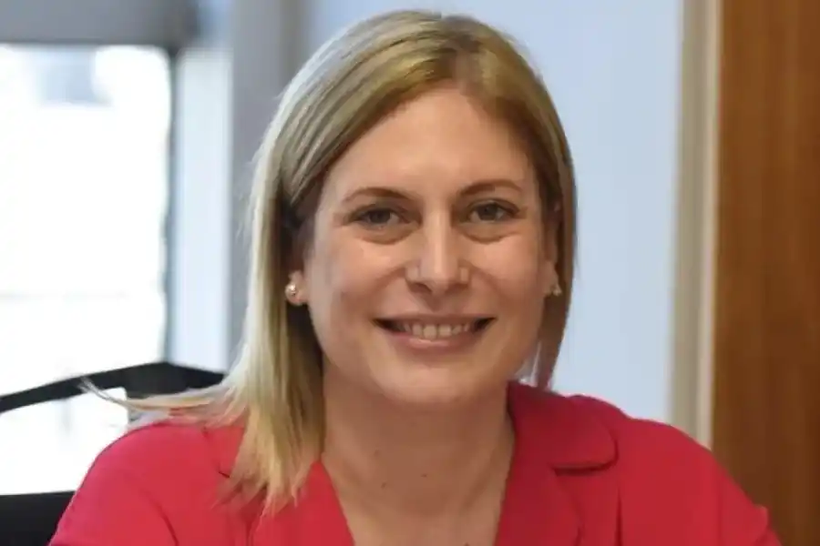 La vicegobernadora de Santa Fe pidió al Gobierno que “deje de meter la mano en el bolsillo a los mismos de siempre”