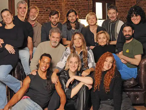 Come From Away llega a Rosario bajo la dirección de Carla Calabrese