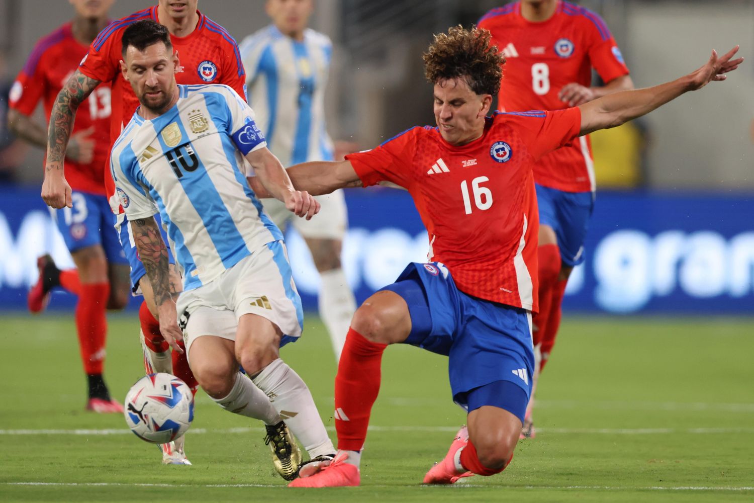 Eliminatorias Sudamericanas 2026: Argentina visita a Chile buscando dejarlo sin mundial