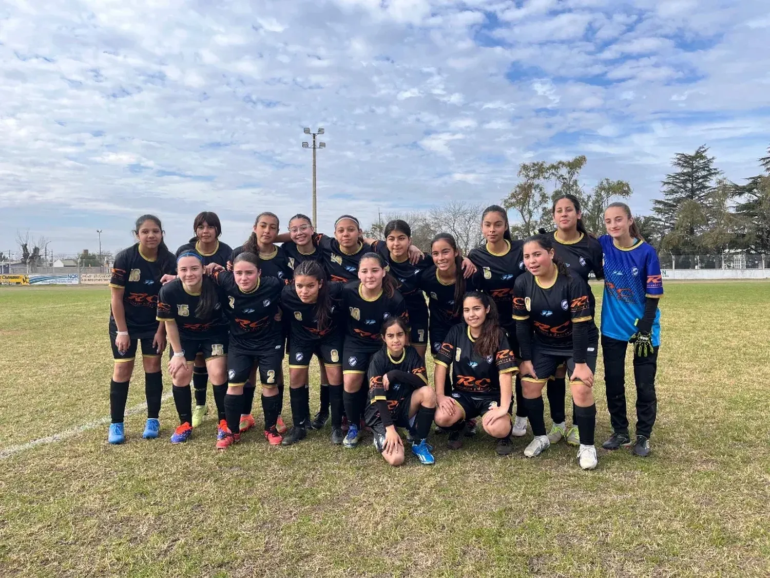 Las chicas de Pueyrredón se quedaron con el primer lugar e irán en semis ante Central Argentino.