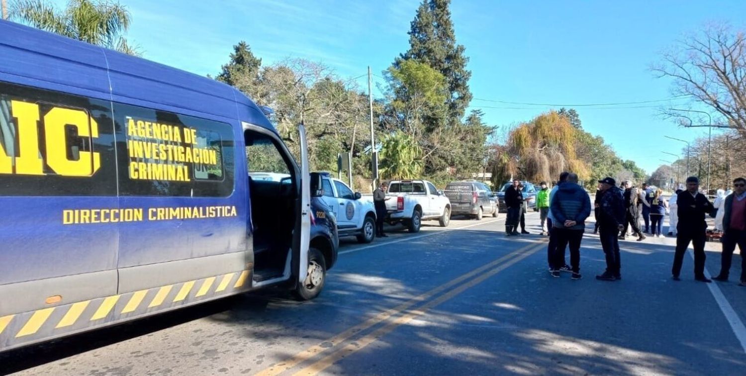 Funes: sicarios persiguen y matan al conductor de una camioneta