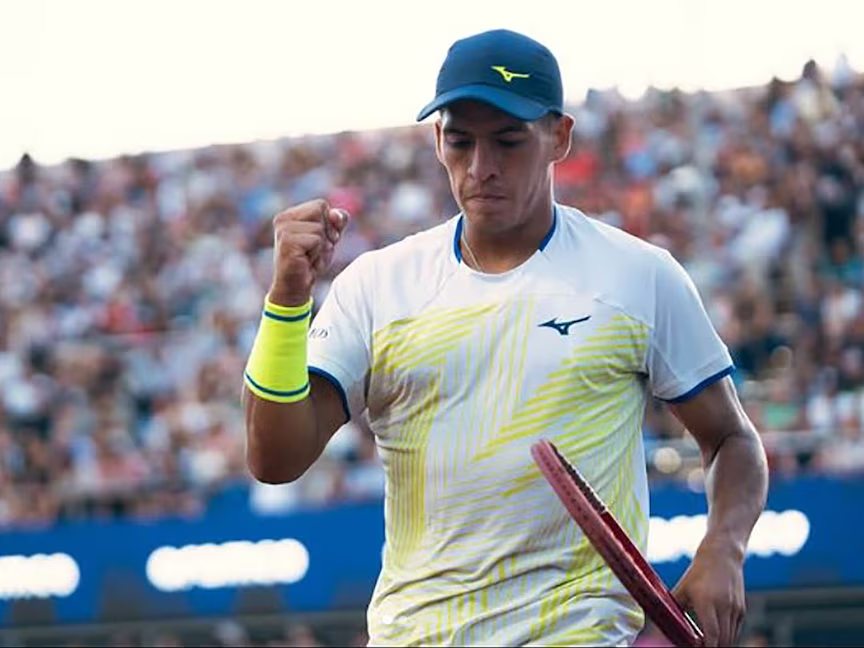 Sebastián Báez celebra un punto ante Cristian Garín . Foto: Chile Open