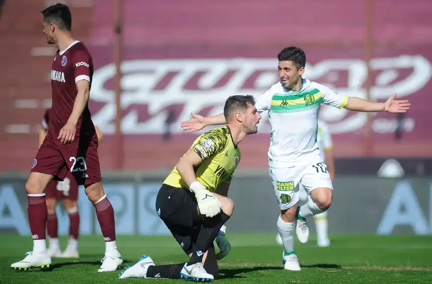 Aldosivi se aprovechó de un confundido Lanús y acecha en la SúperLiga