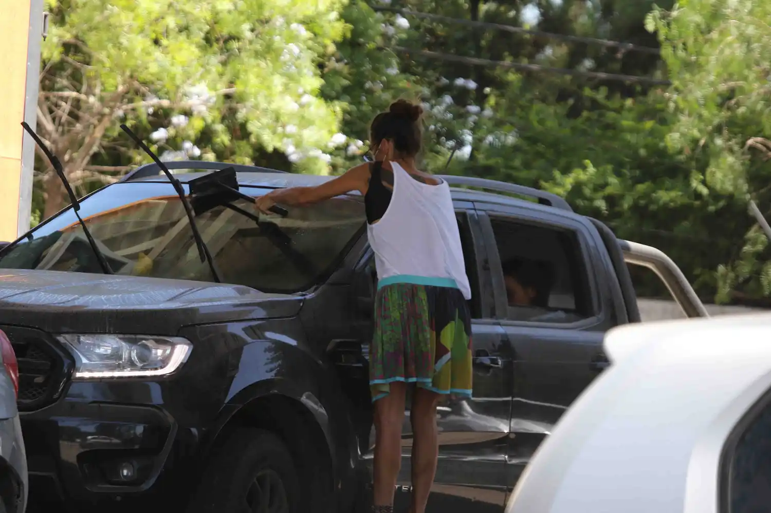 Juana Viale, ¿de limpiavidrios en Punta del Este?