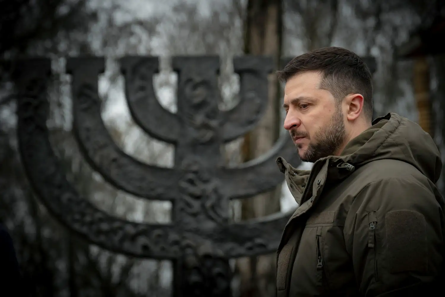 El presidente de Ucrania, Volodymyr Zelenskiy, participó en una conmemoración de las víctimas del Holocausto en Babyn Yar.