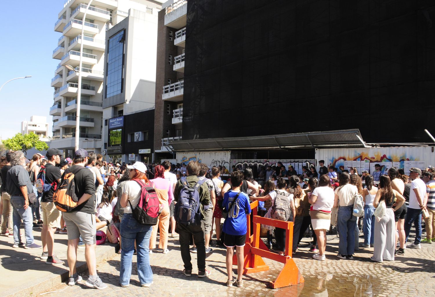 La asamblea decidió que hoy levantará la toma y seguirá la lucha en cada facultad de la Unicen