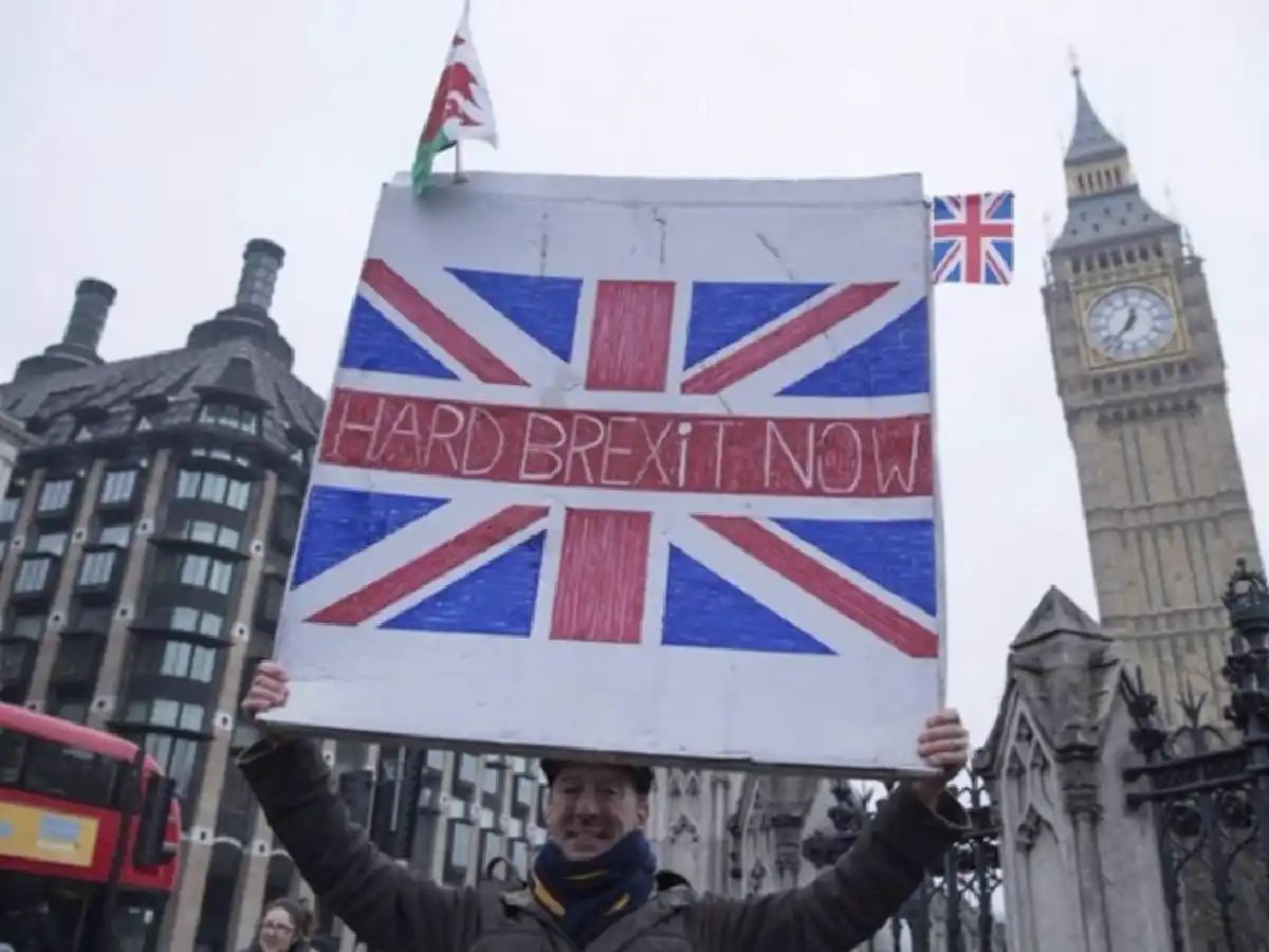 El Parlamento británico rechazó el acuerdo del Brexit