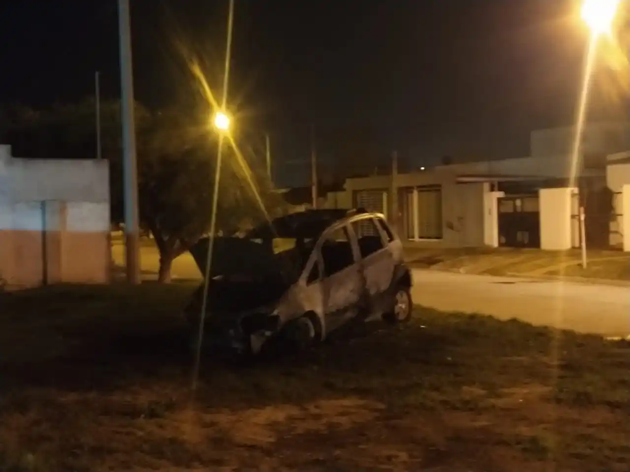 incendio auto rafaela - 2