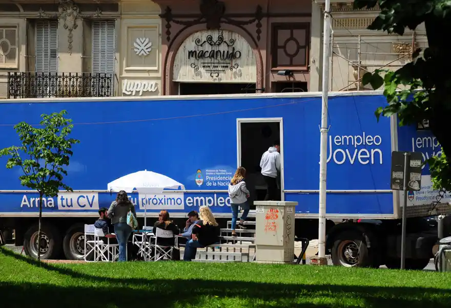El tráiler de Empleo Joven permanecerá en Tandil durante el fin de semana