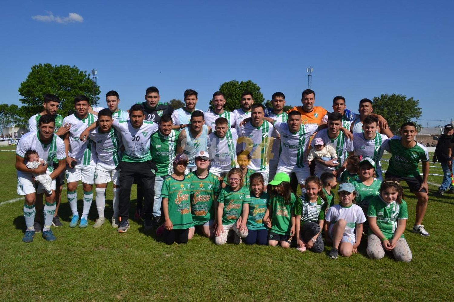 El último campeón se metió en semifinales