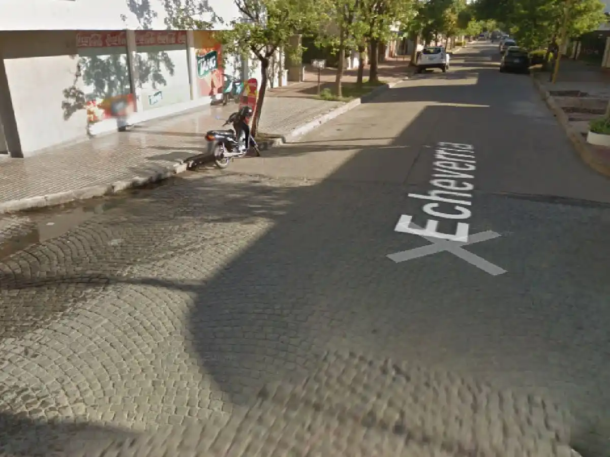 Vecinos golpean a un ladrón de bicicleta y lo entregan a la policía 