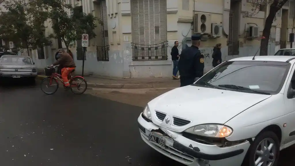 Choque en 25 de mayo y Aguado: una mujer herida