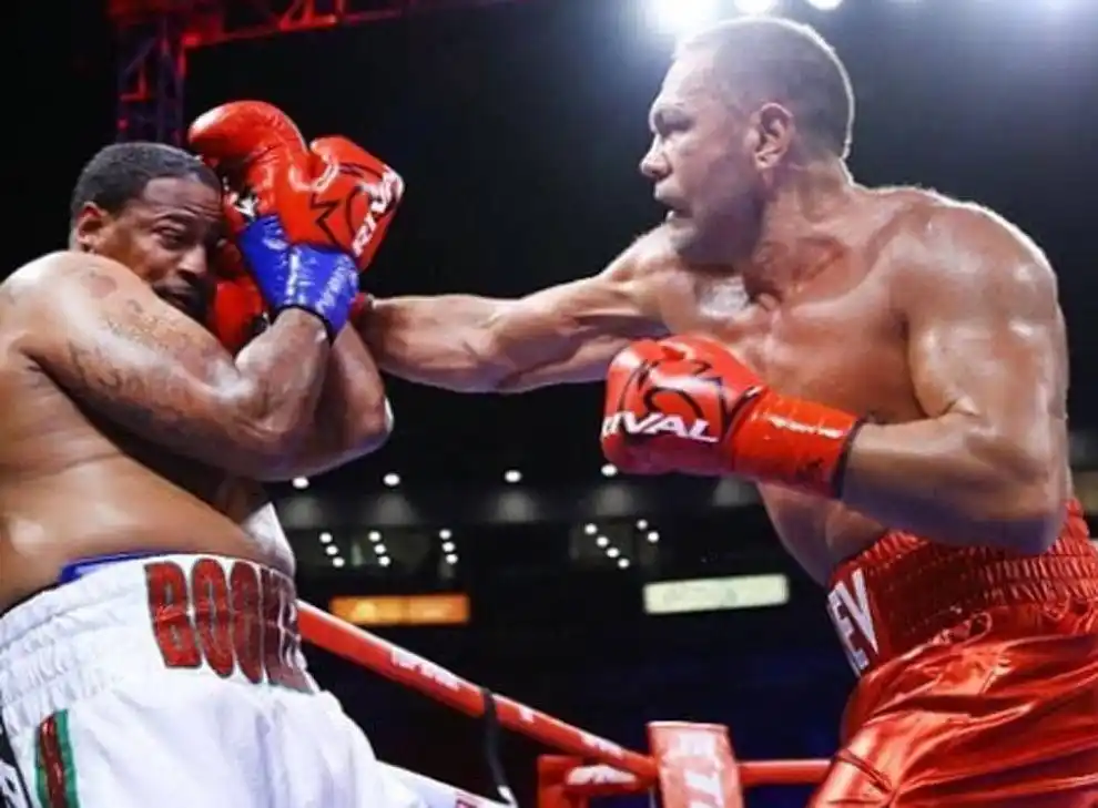 Bob Arum cree que Pulev mandará al retiro a Joshua