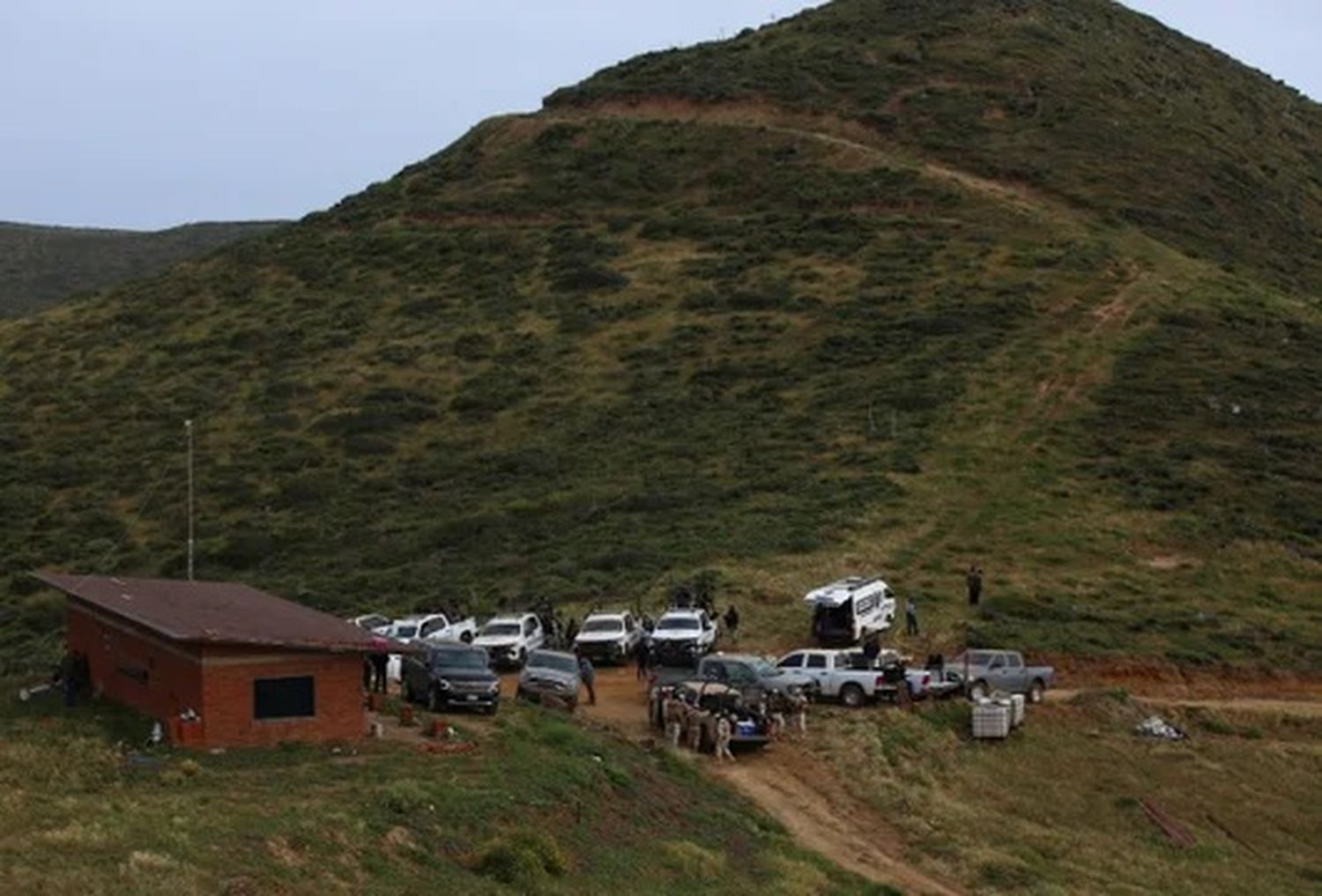 Los cuerpos fueron hallados en una playa del estado mexicano Baja California.