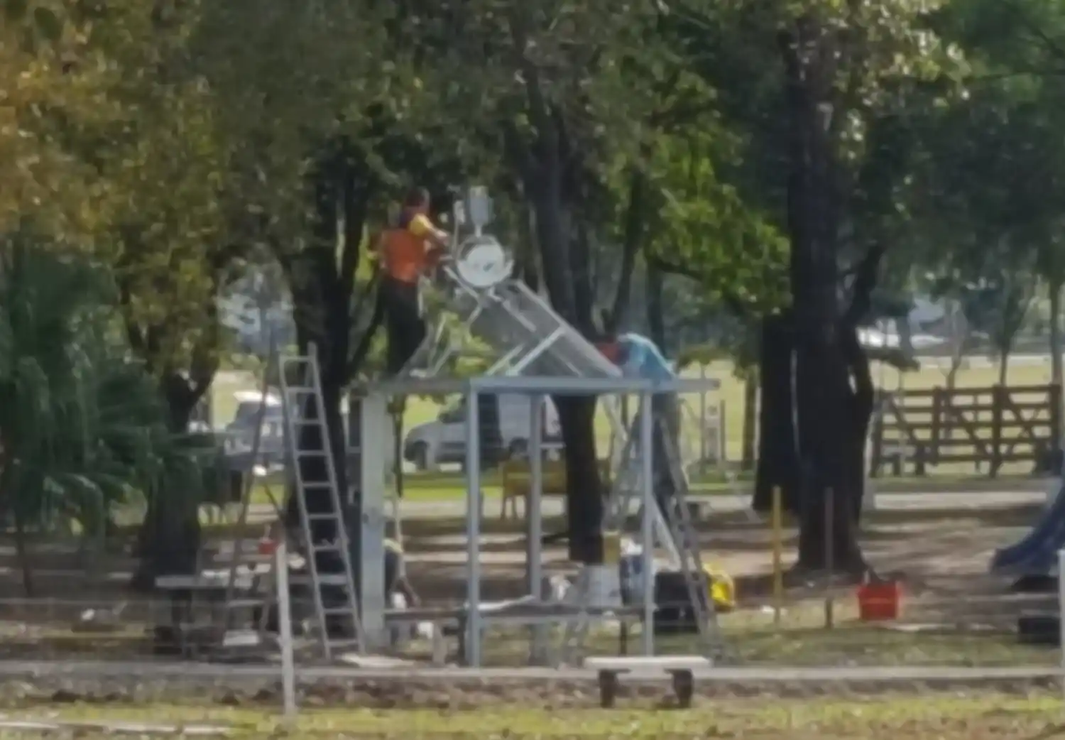 El fin de semana estaría funcionando la primer estación solar en el Parque del Lago