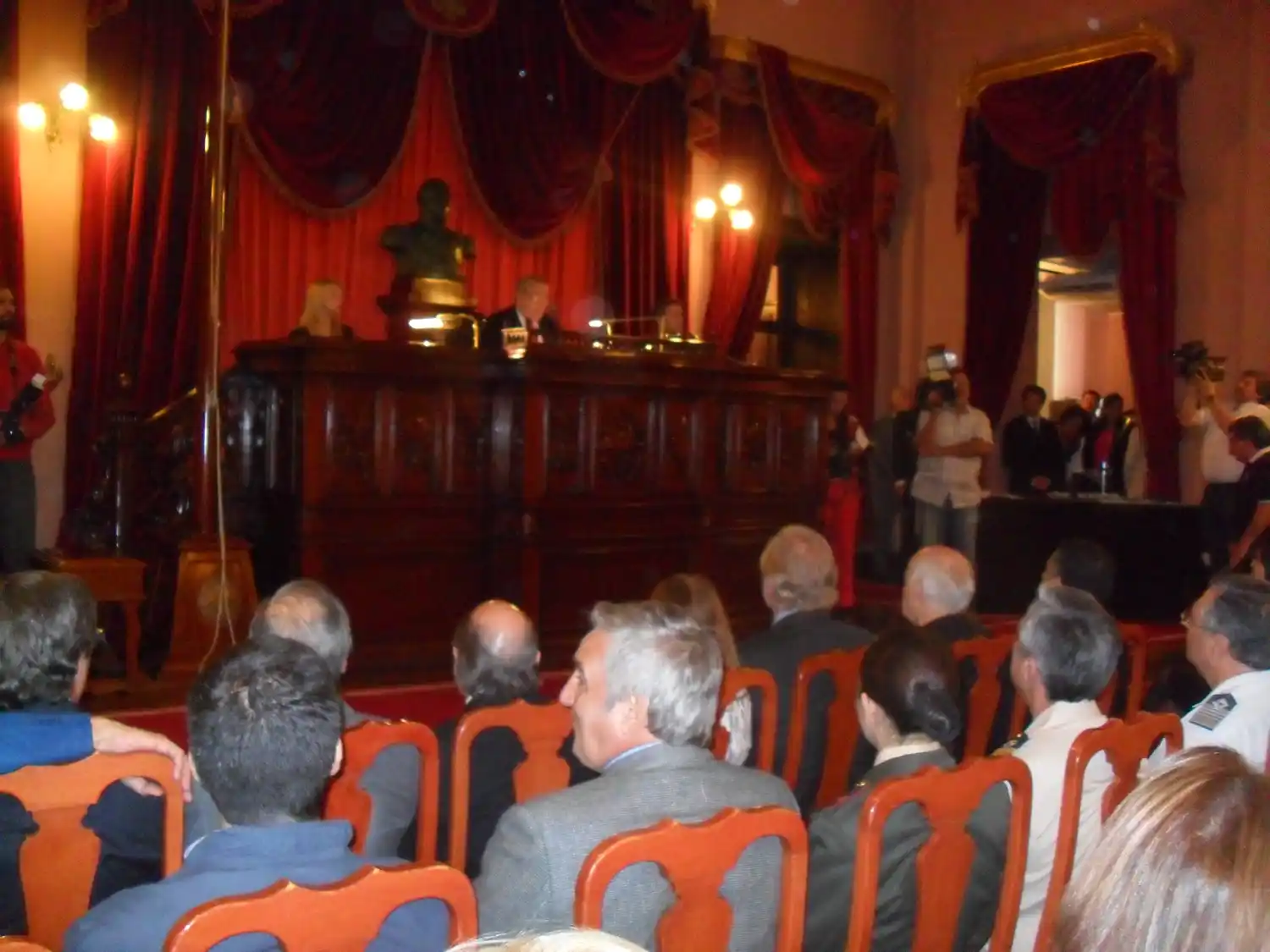 Entregaron diplomas a los legisladores electos