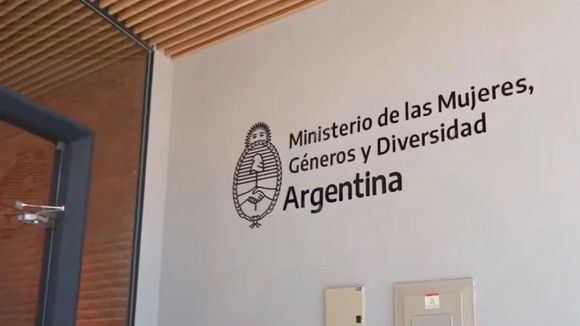 Boletín Oficial: Milei barrió las capacitaciones y los programas de perspectiva de género creados por Alberto Fernández