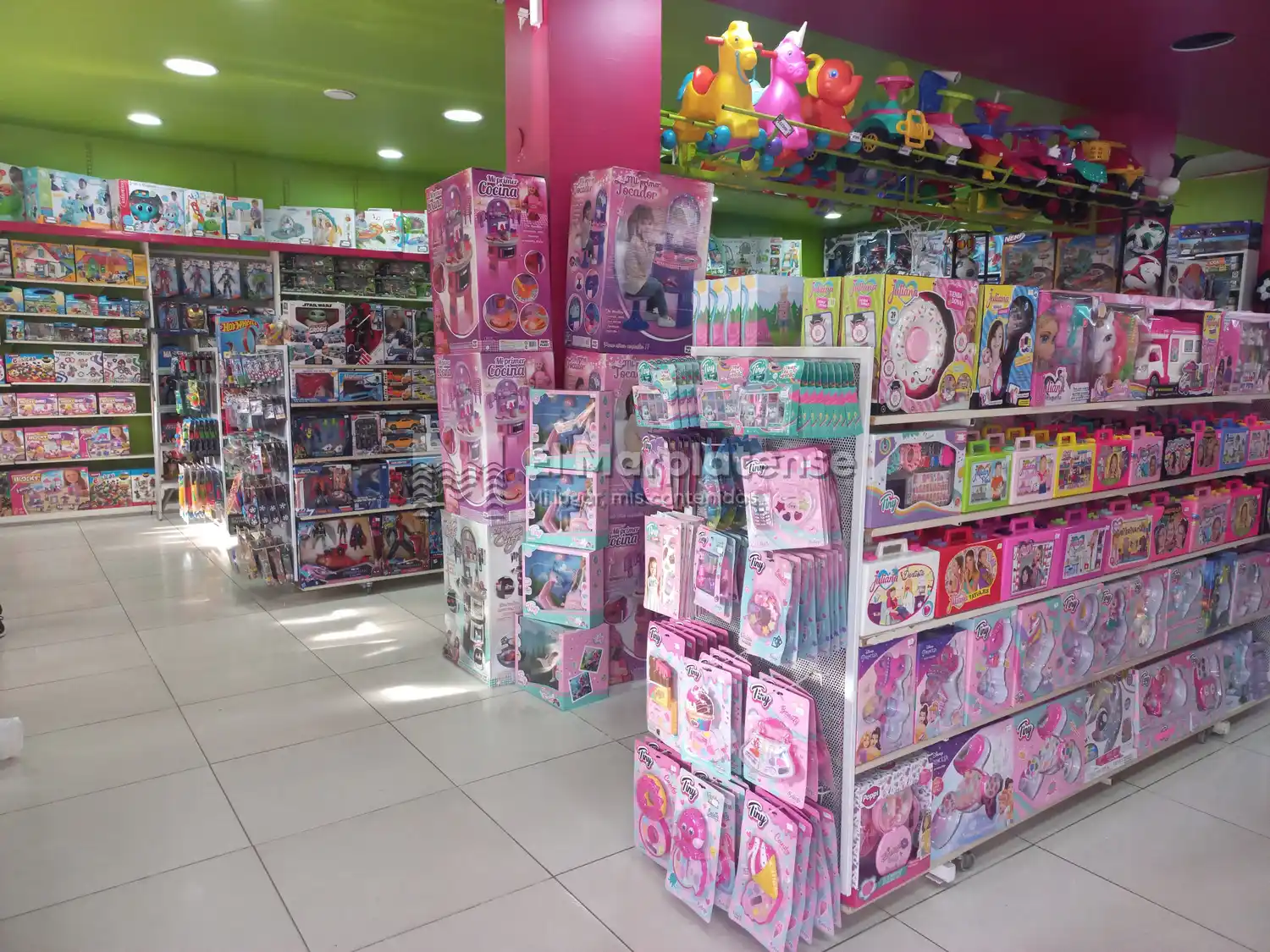 También añadieron que la gente espera para comprar los días de promociones bancarias.