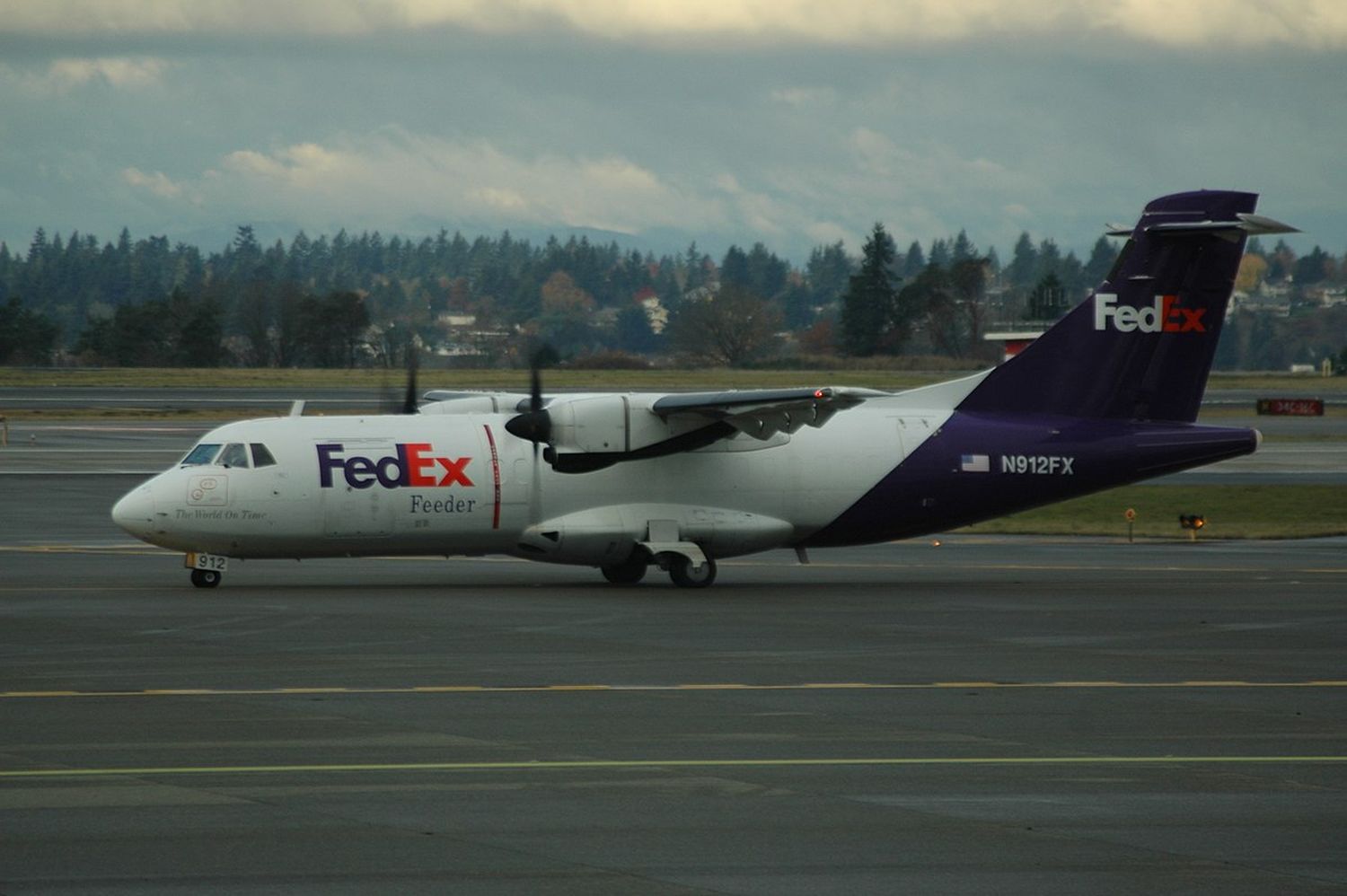 FedEx y Sikorsky experimentan los primeros vuelos con un solo piloto a bordo