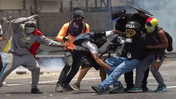 POLÍTICAS «CAZA PERIODISTAS» afectan el derecho a la información en Venezuela