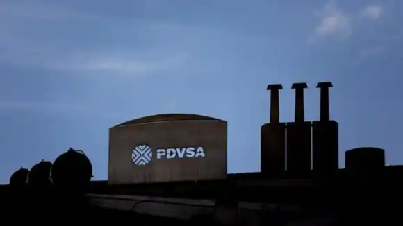 Pdvsa anuncia investigación tras incendio en complejo José Antonio Anzoátegui