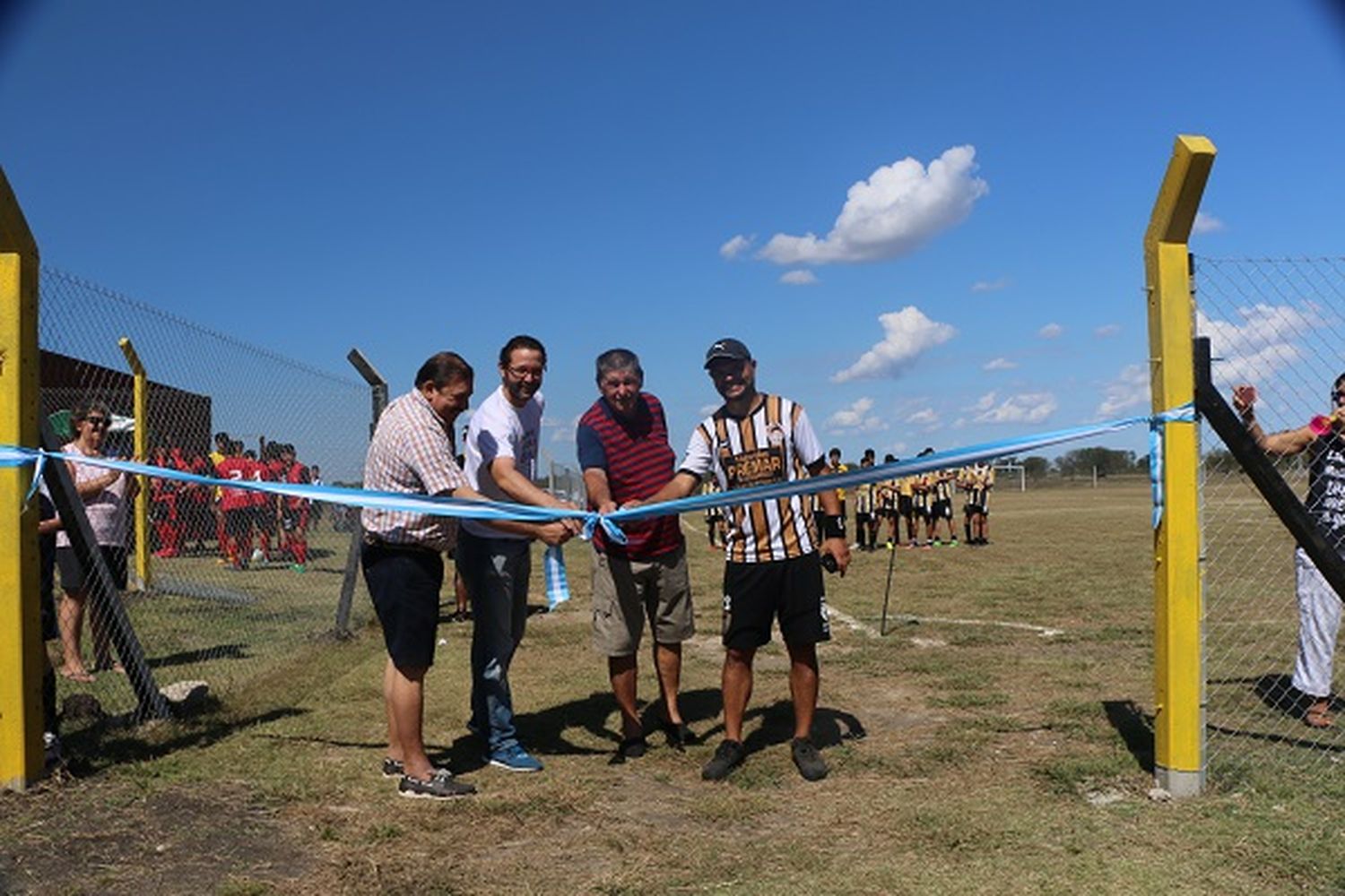 Deportivo Gurises inauguró su cancha y cumplió una de sus metas