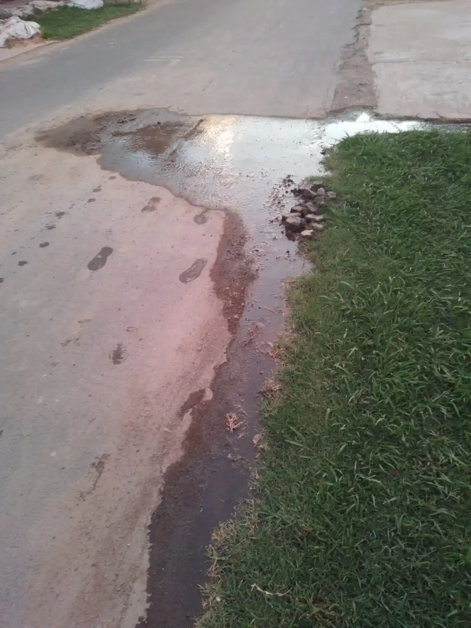 Pérdida de agua en Molina