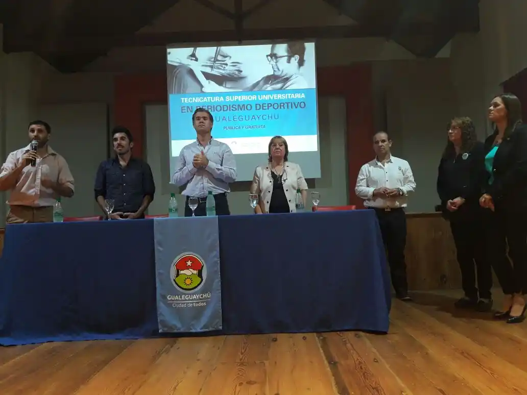 La Municipalidad firmó el convenio con la UNLP por periodismo deportivo
