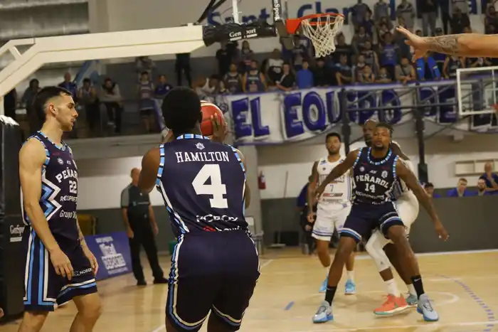 Peñarol vs. Regatas en Santa Clara - Liga Nacional 2024 - 1