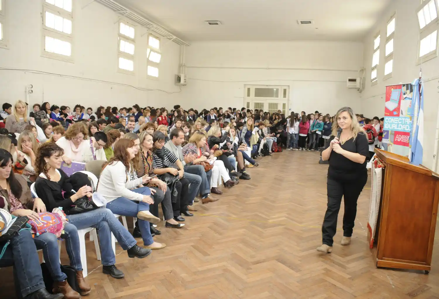 Apertura del Congreso de  Conectar Igualdad en la Escuela Normal