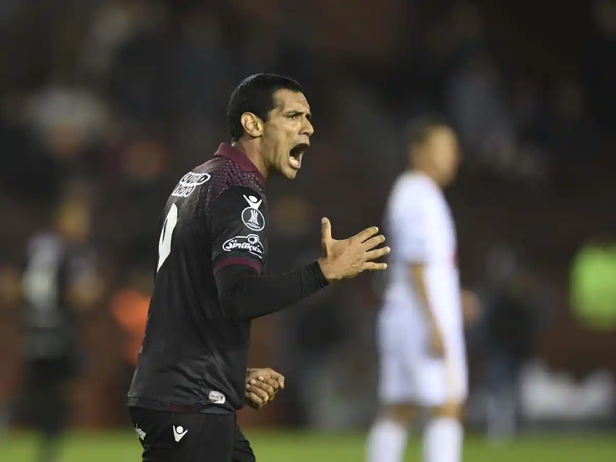 Lanús: Sand está más cerca de la renovación