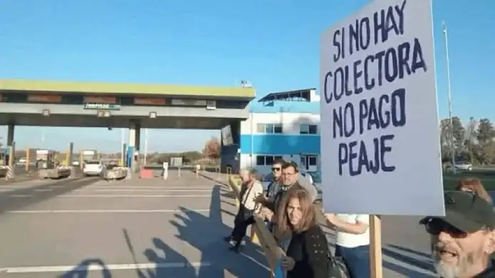 Defensoría de Pilar pidió eximir del pago a vecinos del peaje Larena - 1