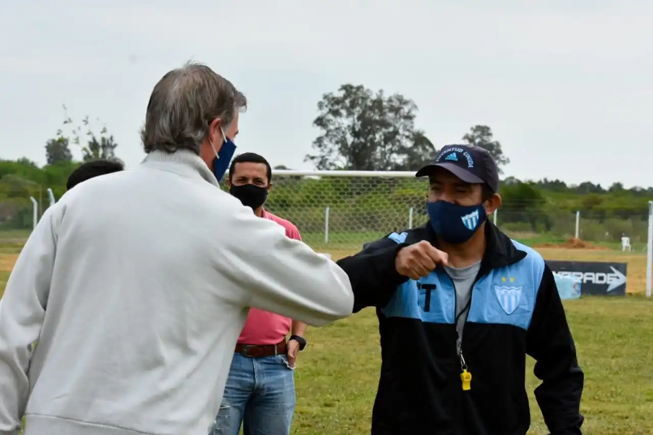Con la visita del intendente, Juventud trabajó bajo las órdenes del Beto Acosta