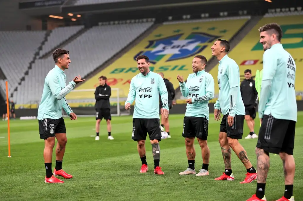 Un momento divertido en el último entrenamiento del seleccionado.