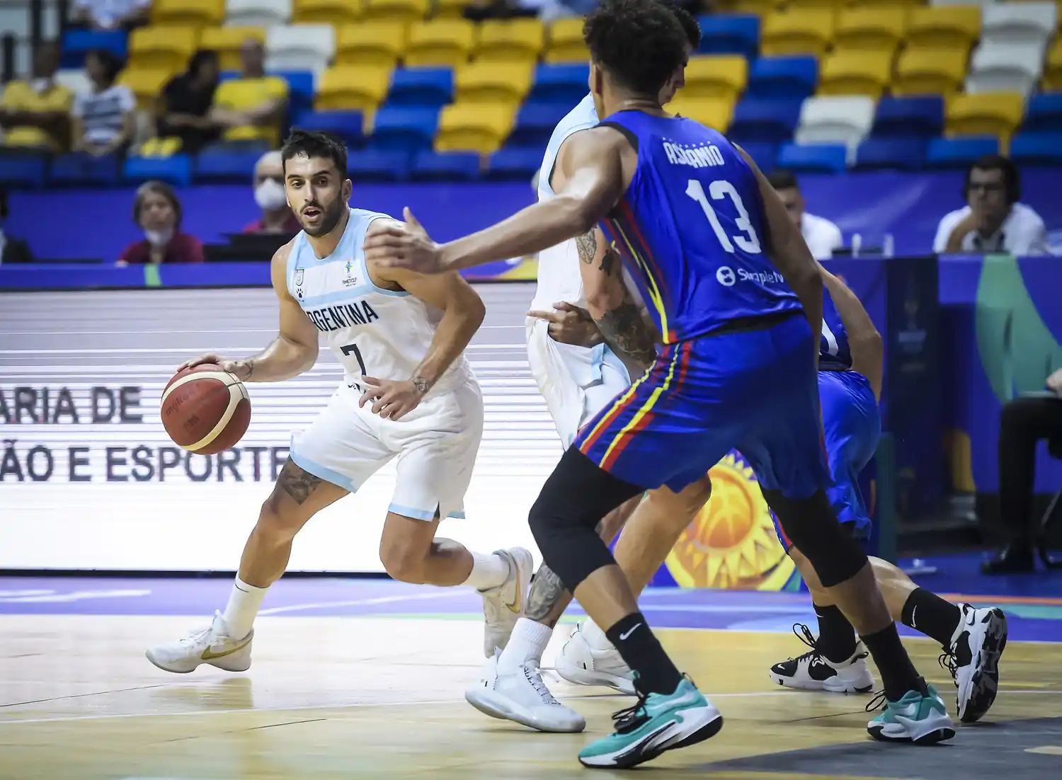 Con autoridad, Argentina dio el salto a semifinales