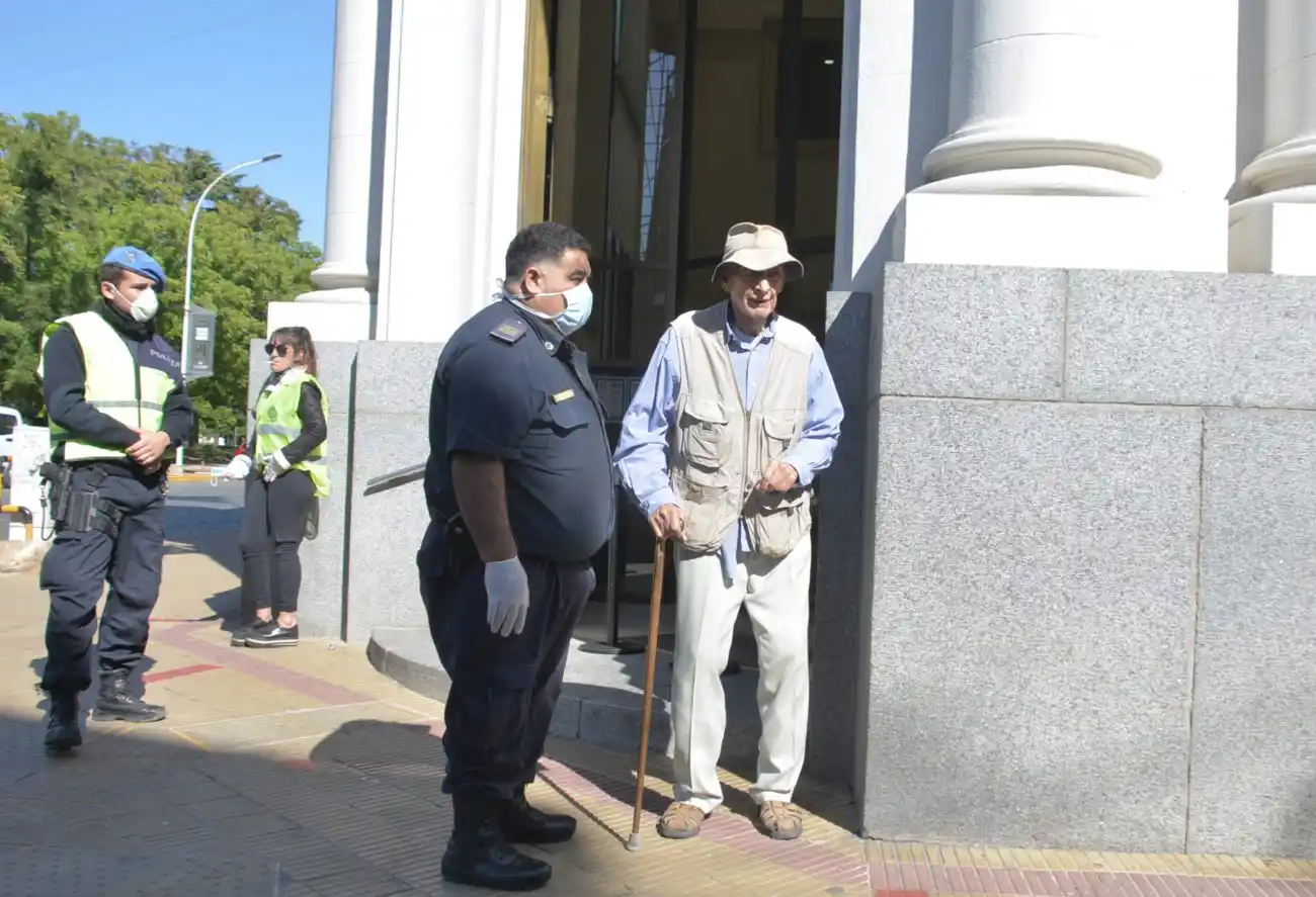 Amplían las operaciones que se podrán realizar en los bancos desde el lunes
