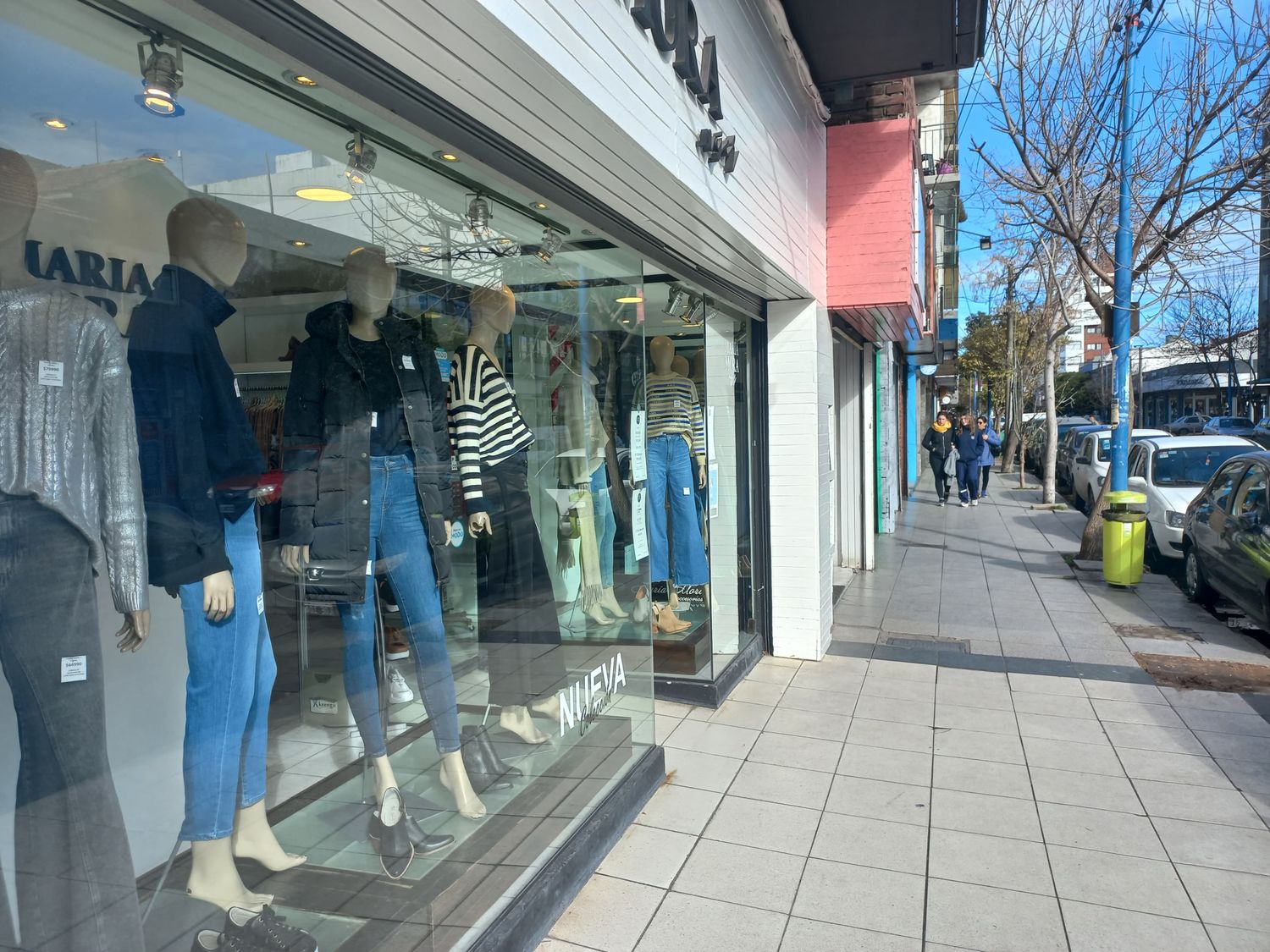 Una de las trabajadoras entrevistadas reconoció que en la zona se vende “súper bien” cuando hay promociones.