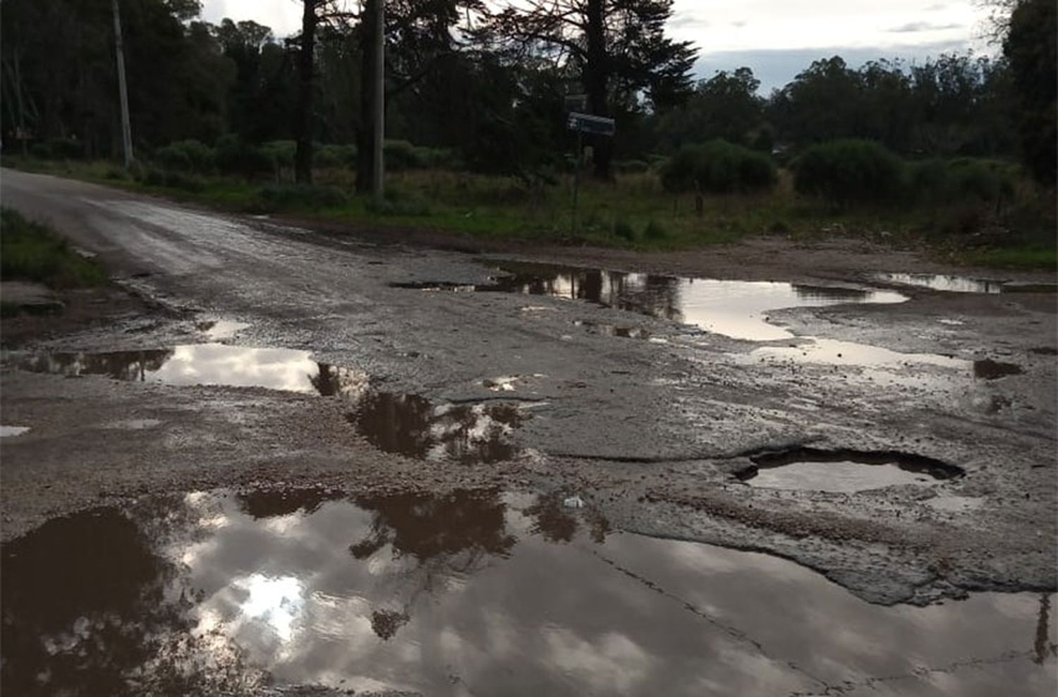 Las Dalias: calles, luminarias y seguridad, los reclamos de siempre