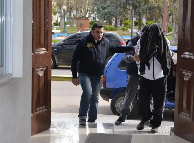 Detenidos y alojados en la Unidad Penal 2 por robos agravados
